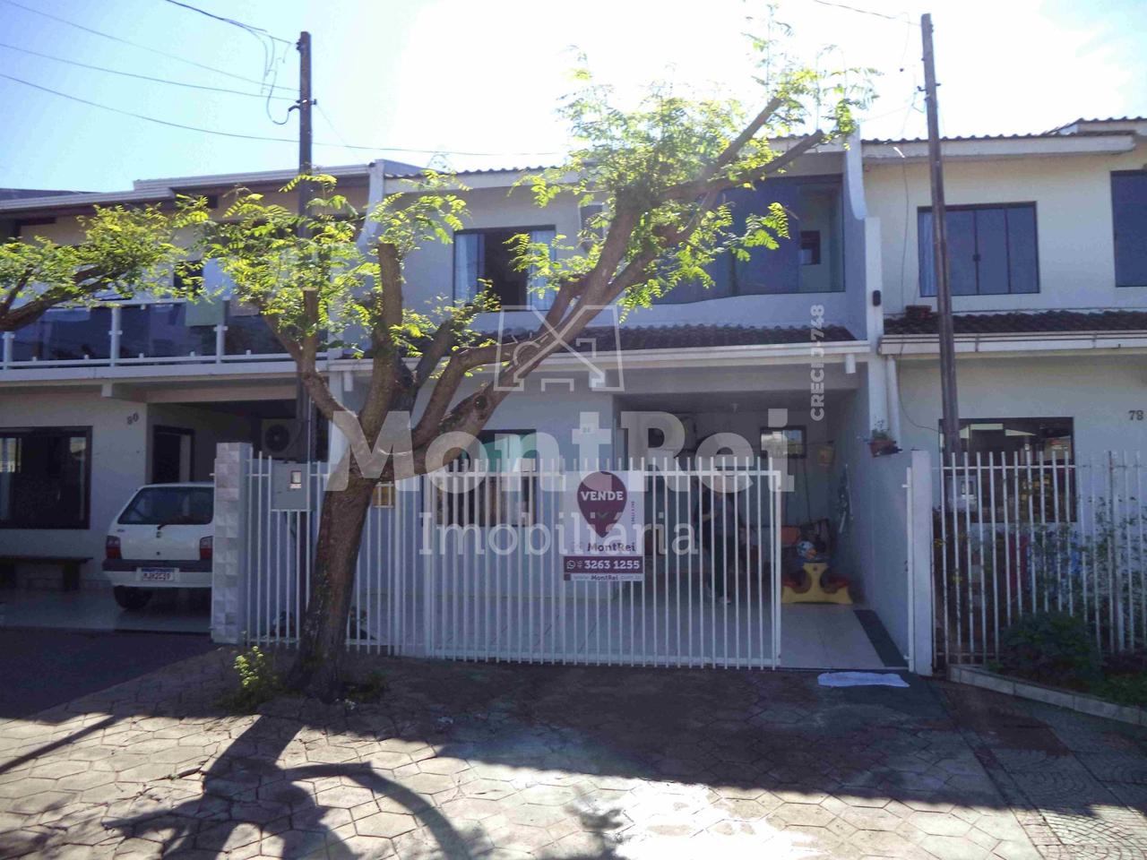 Sobrado em Ótima Localização no Santuário com 3 Quartos, Garagem, Ótimo Padrão — foto 1 de 20
